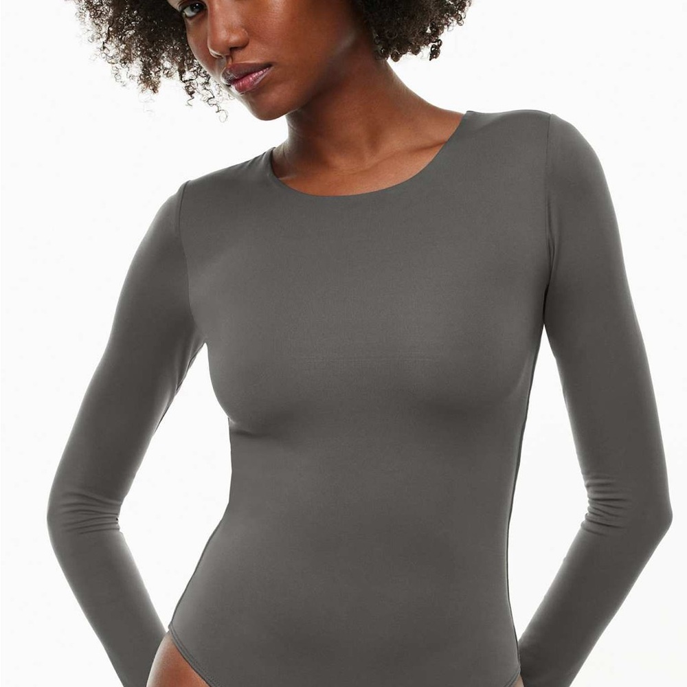 Babaton Contour Crew Longsleeve Bodysuit